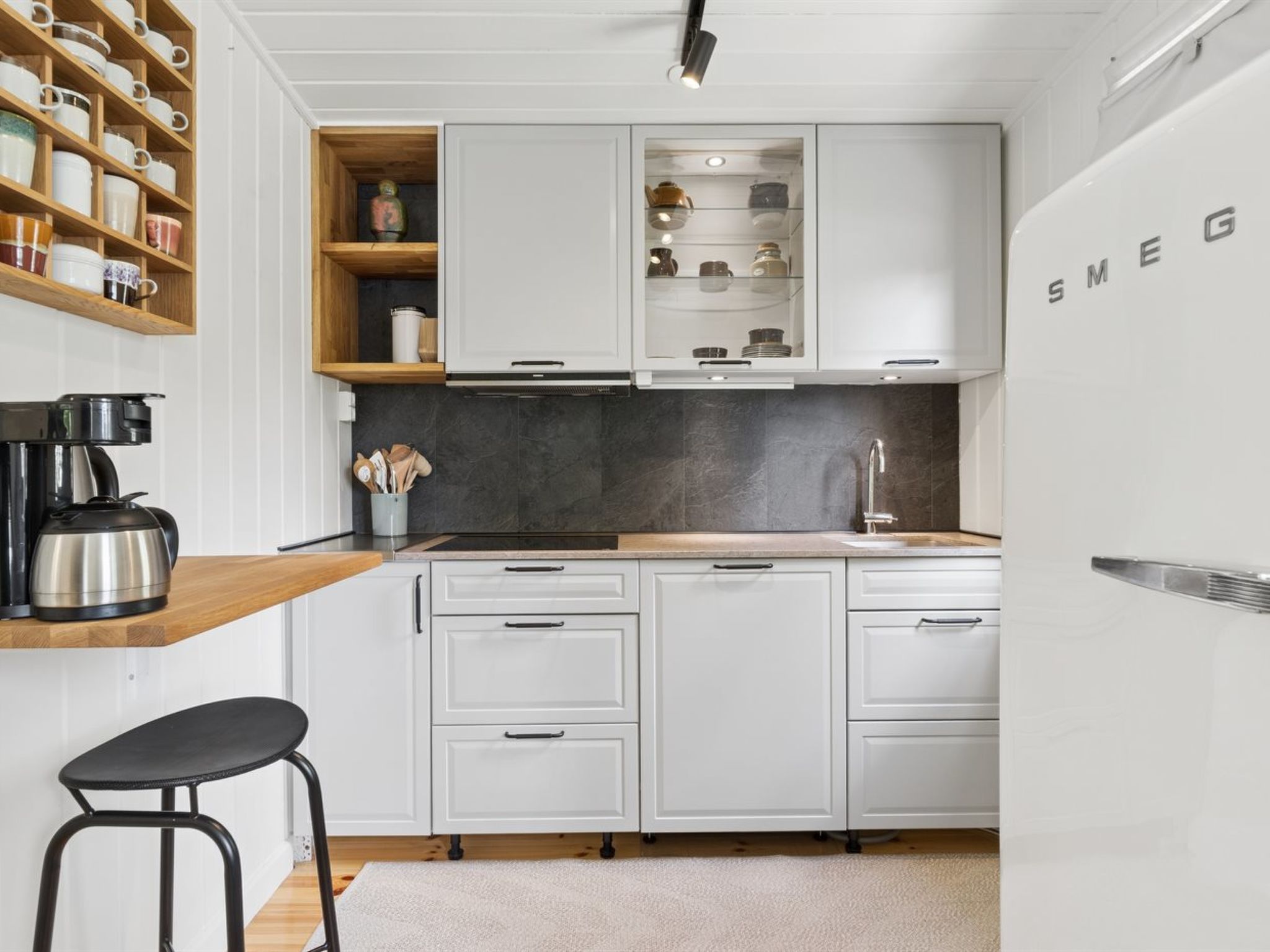 "Alika" - 700m from the sea - Binnen