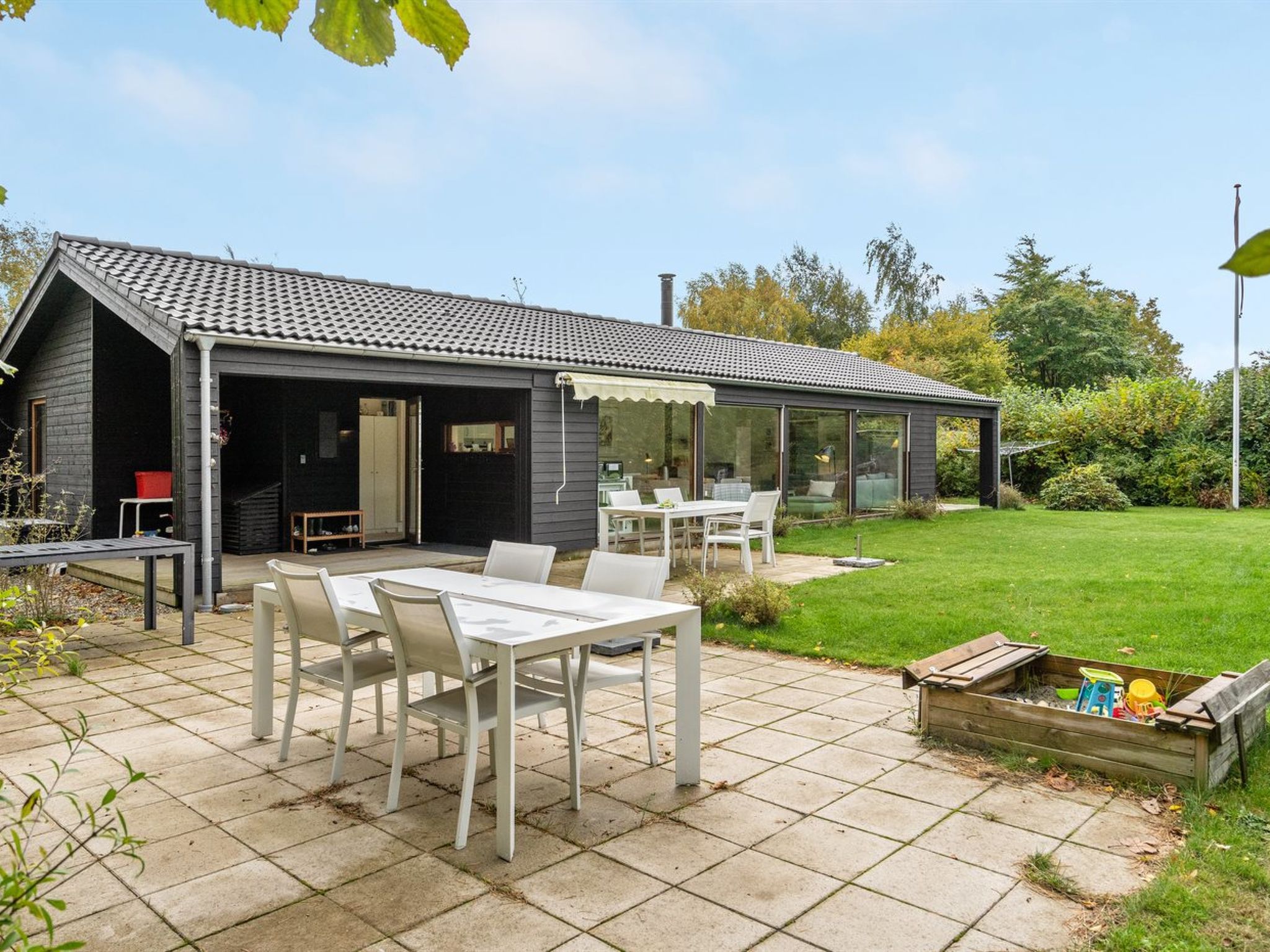 "Aino" - 1km from the sea - Buiten