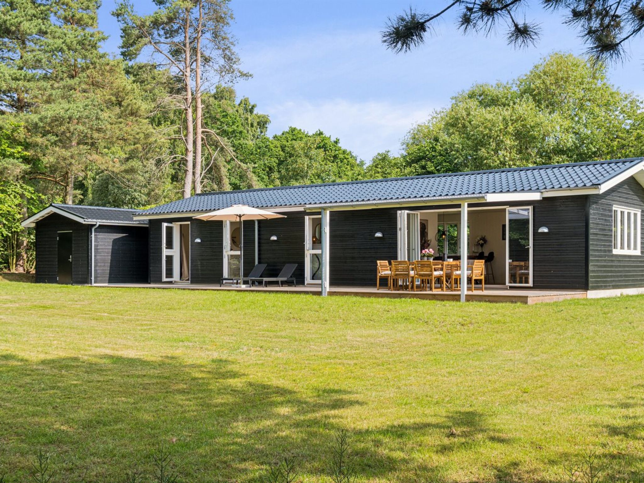 "Antonie" - 4.2km from the sea