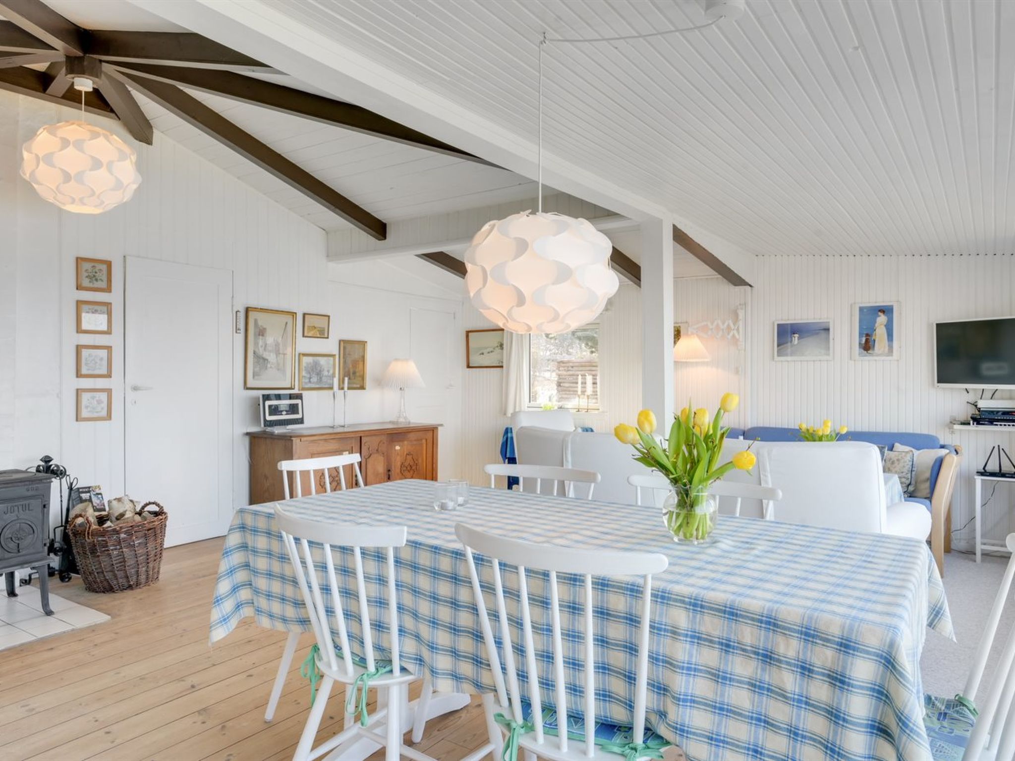 "Orwik" - 30m from the sea - Binnen