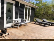 Vakantiehuis op 400 m van zee in Rønne met open haard - thumbnail 4