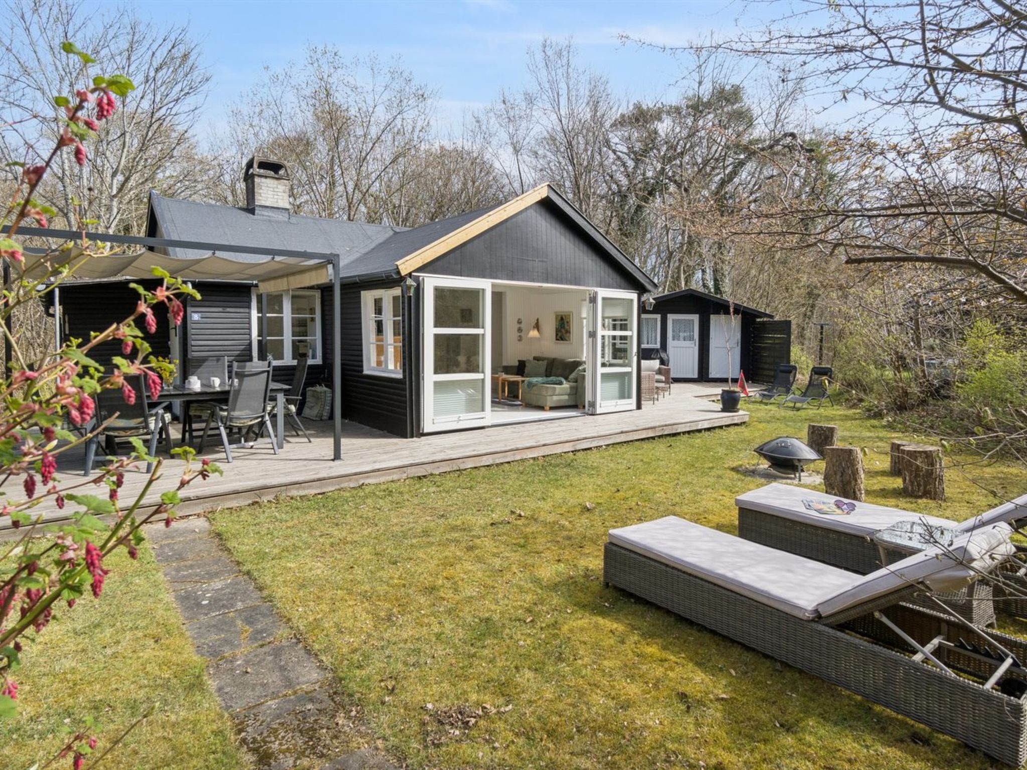 "Lucie" - 50m from the sea - Buiten