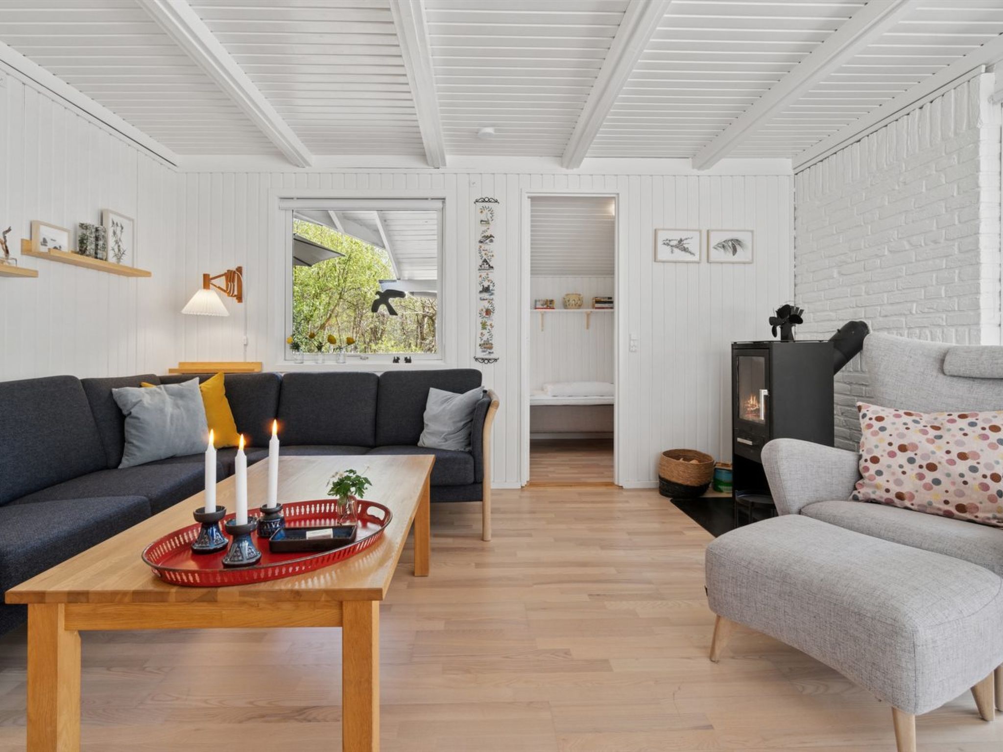 "Gjertrud" - 1km from the sea - Binnen