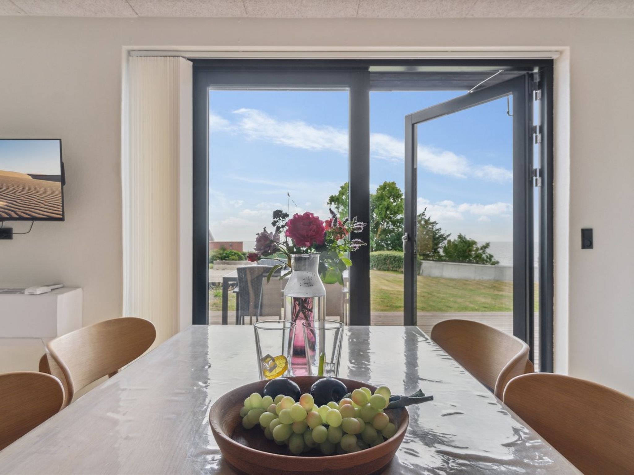 "Rico" - 50m from the sea - Binnen
