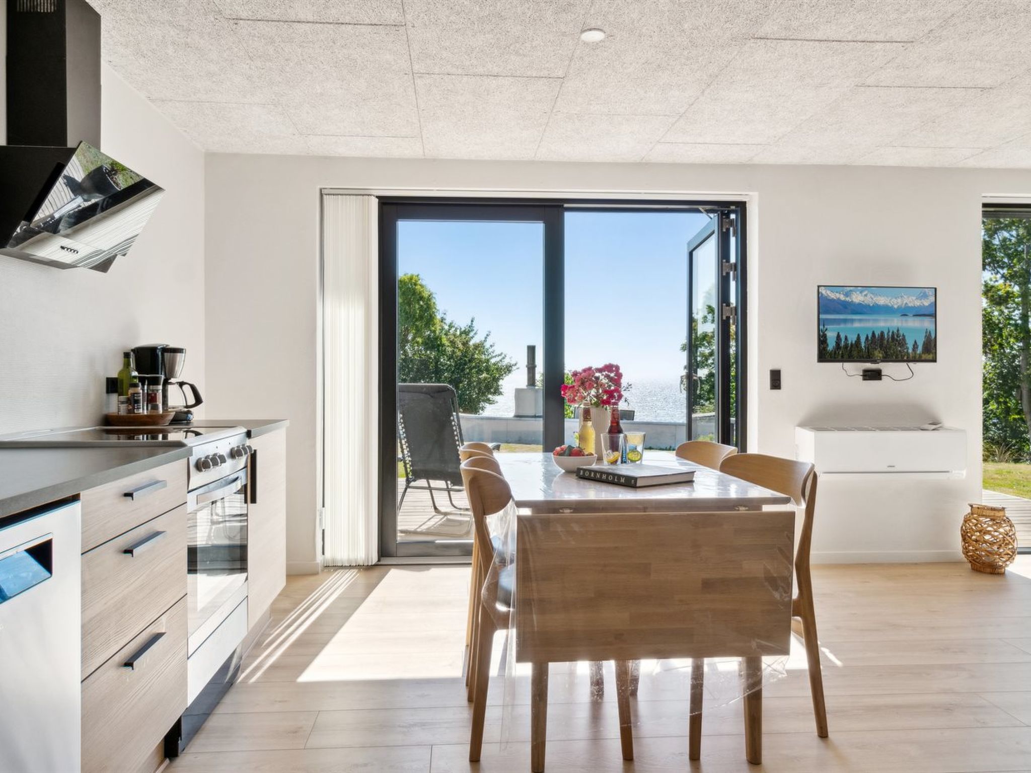 "Yari" - 50m from the sea - Inside