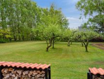 4-persoons vakantiehuis in Rønne met open haard en grote tuin - thumbnail 5