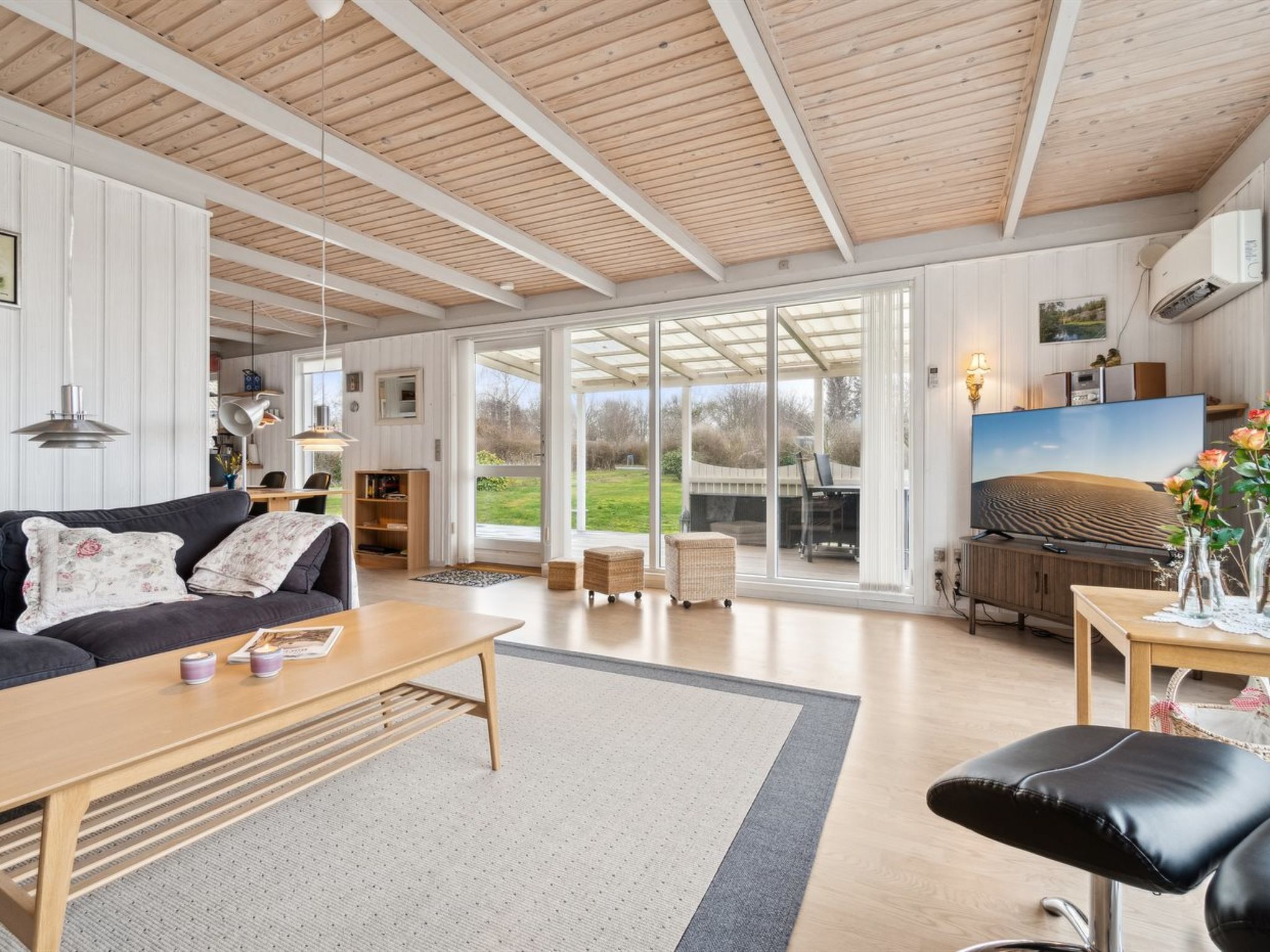 "Selinda" - 250m from the sea