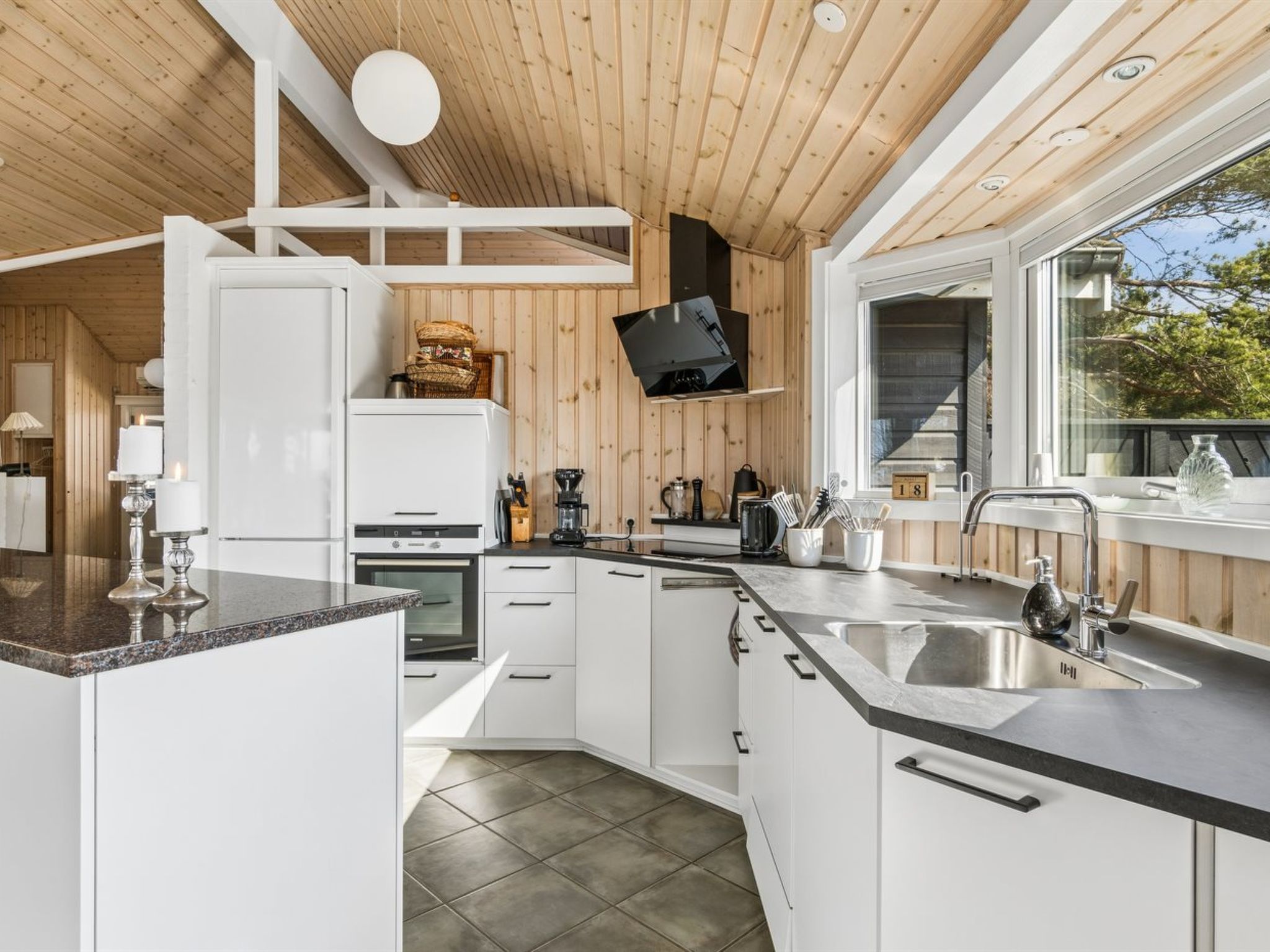 "Ansgar" - 150m from the sea - Binnen