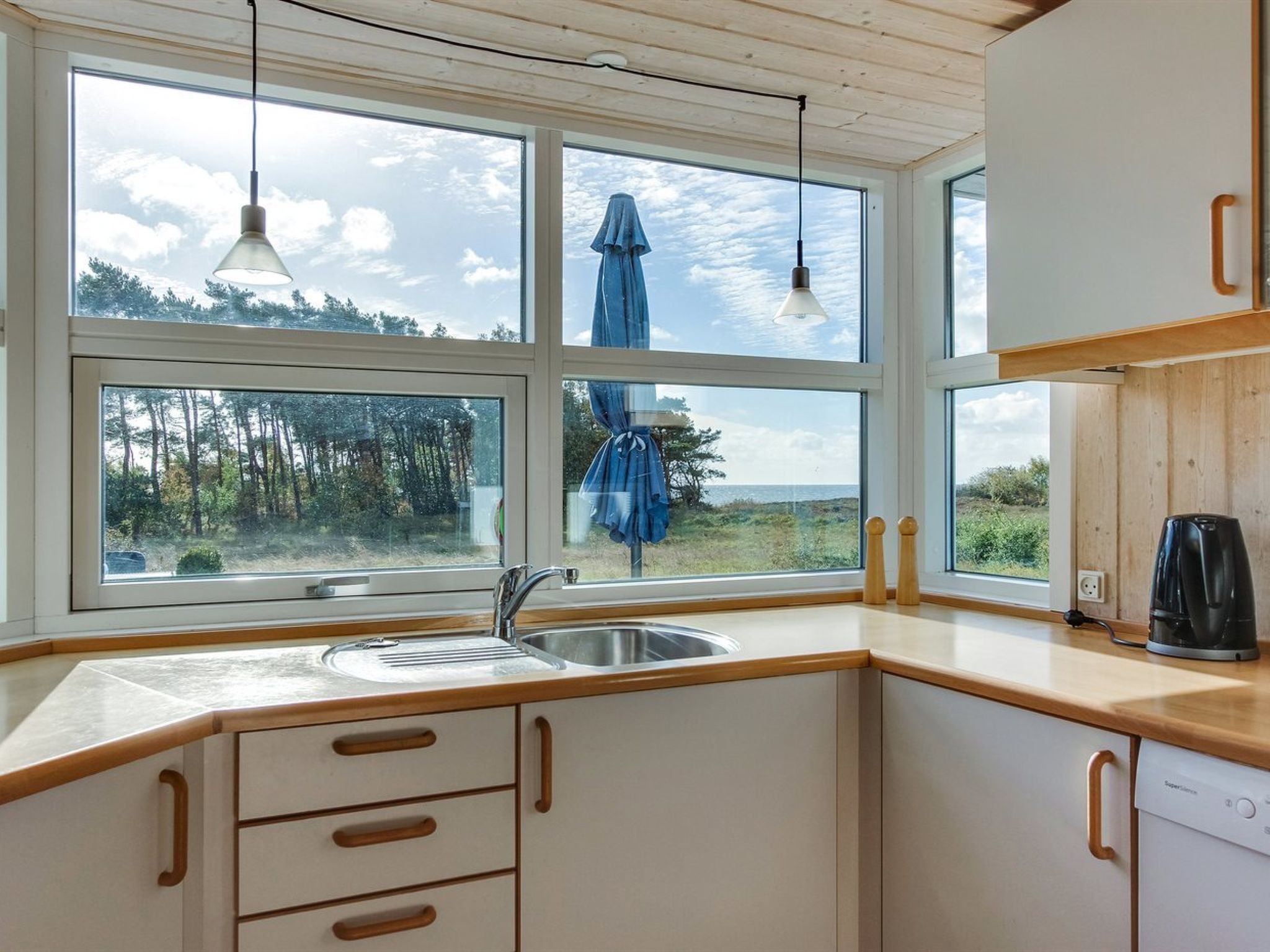 "Kajsa" - 50m from the sea - Binnen