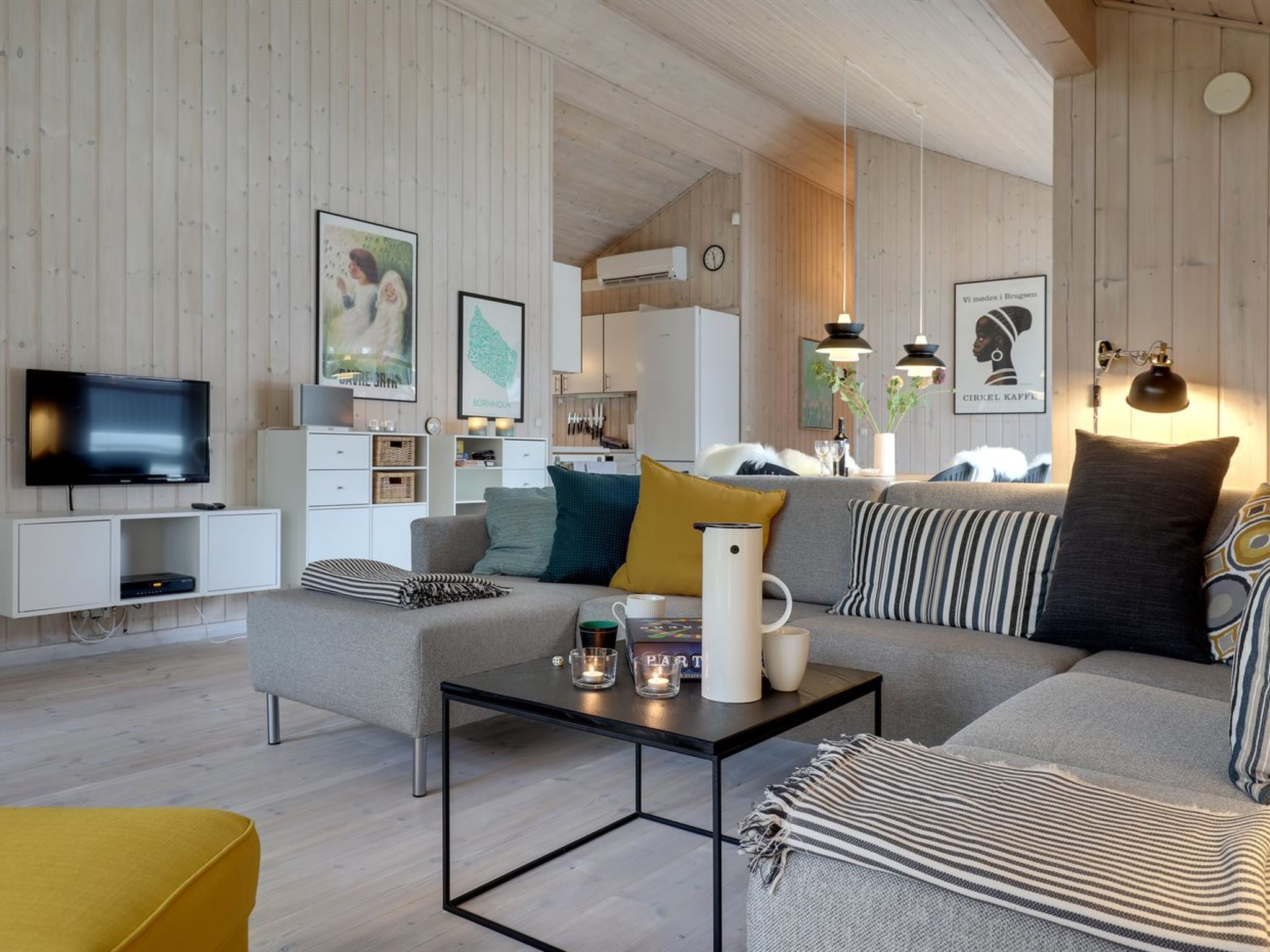 "Nikoletta" - 250m from the sea - Binnen