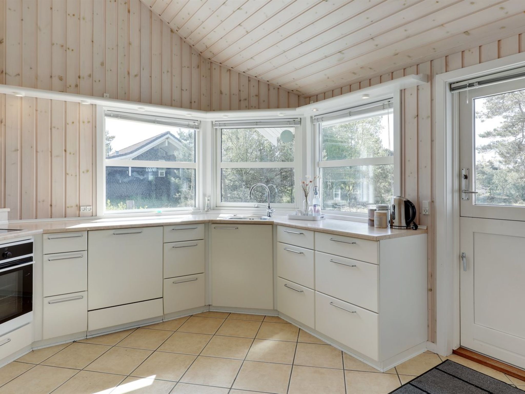 "Gyrid" - 150m from the sea-Inside