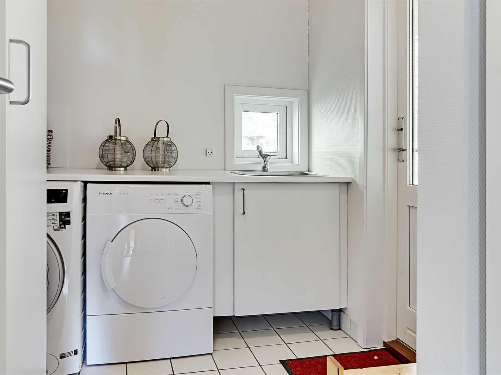 "Gyrid" - 150m from the sea