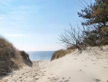 Vrijstaande woning op 800m van zee met grote tuin bij Aakirkeby - thumbnail 2