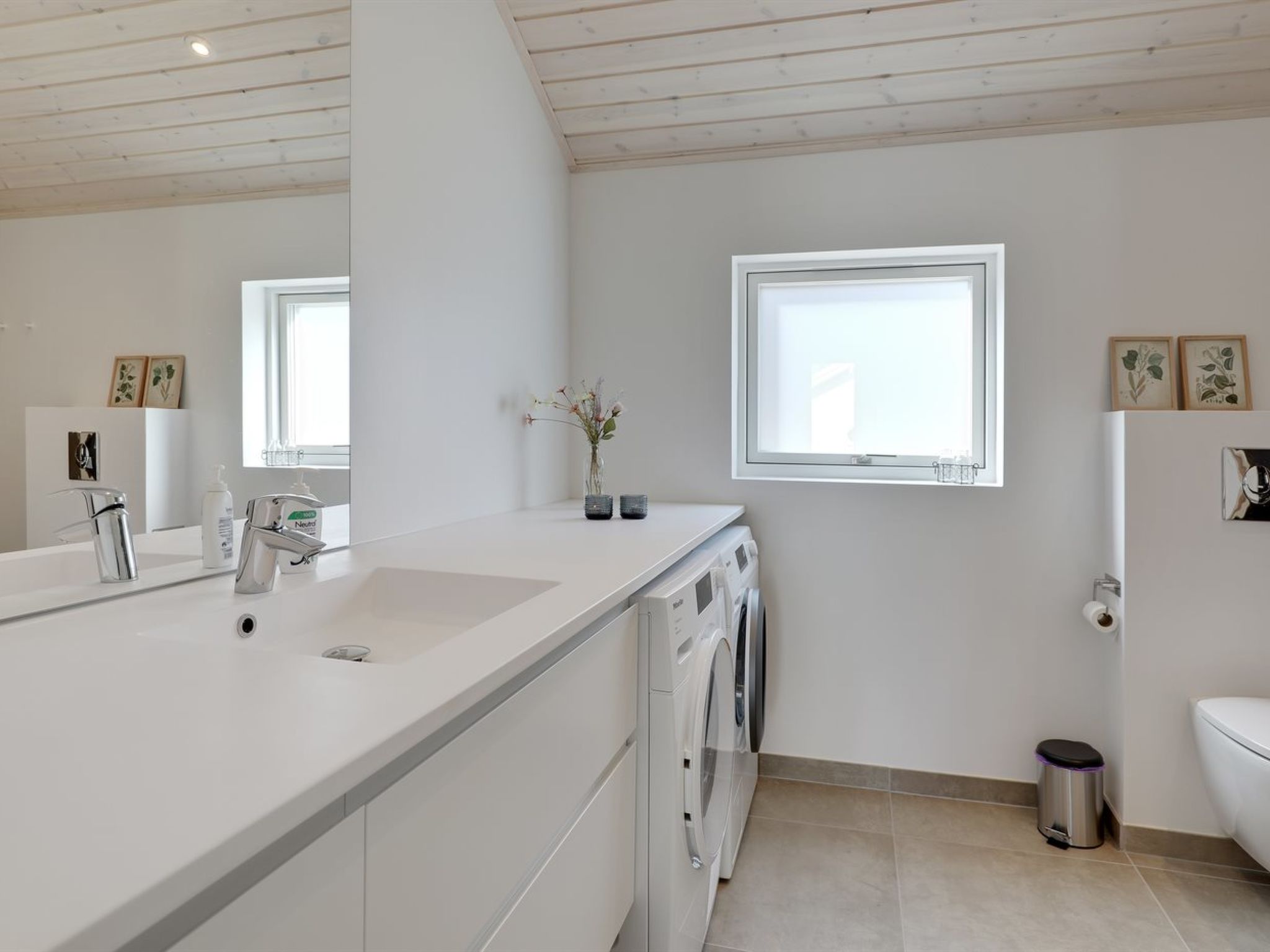 "Oke" - 350m from the sea - Inside