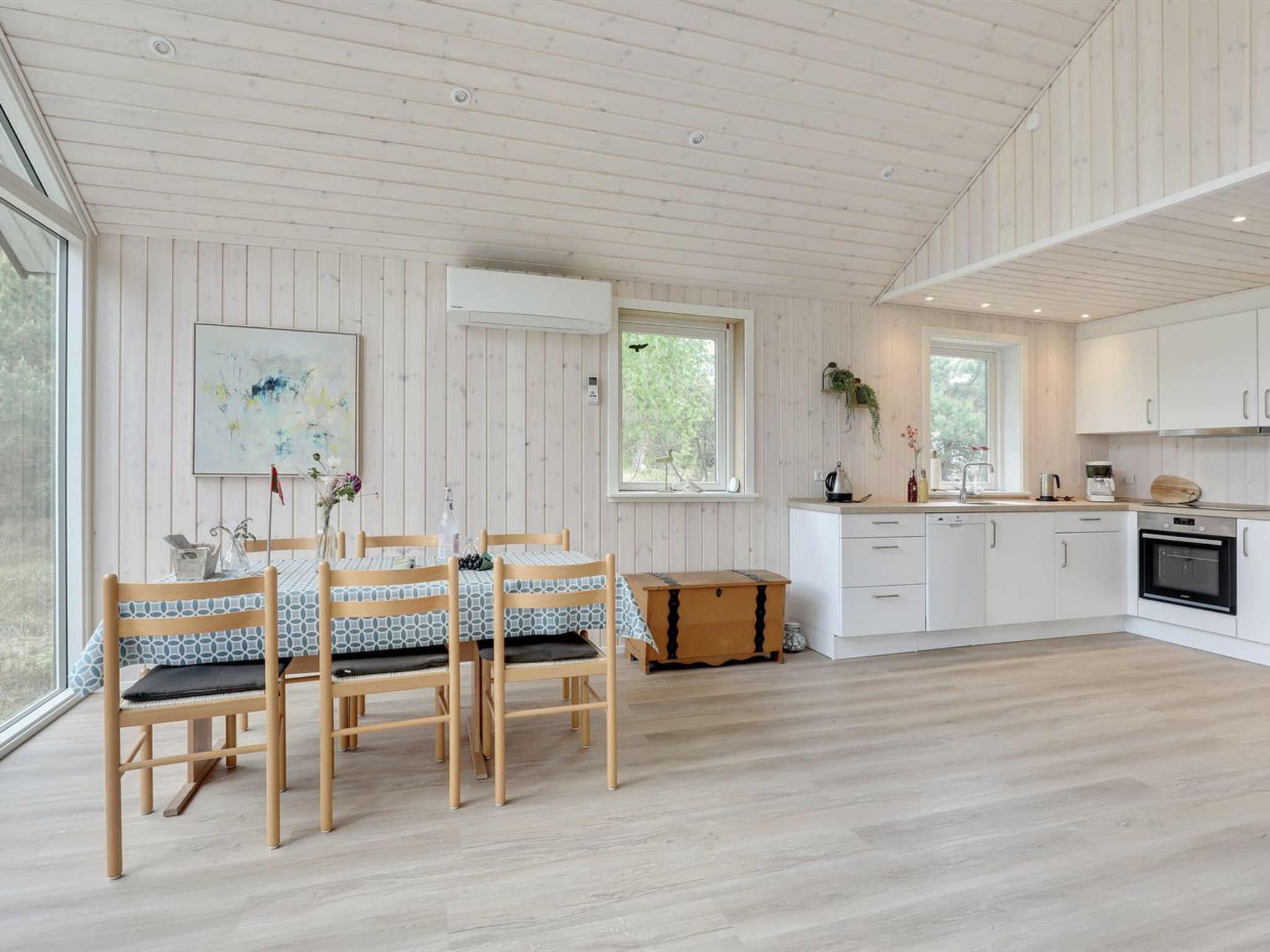 "Hilje" - 350m from the sea - Drinnen
