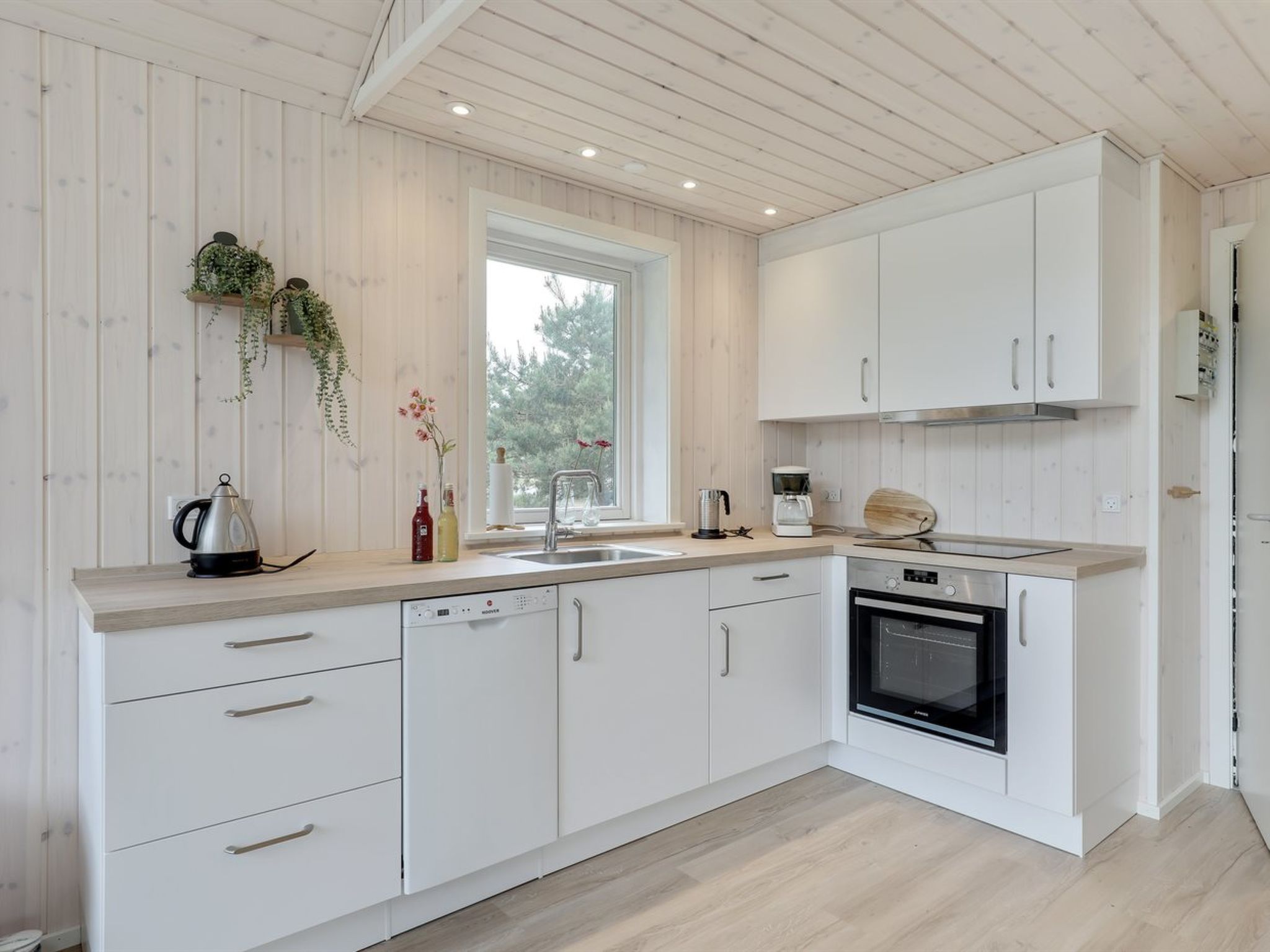 "Hilje" - 350m from the sea - Drinnen