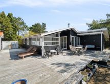 Zeezicht en rust in vakantiehuis Galt in Aakirkeby - thumbnail 1