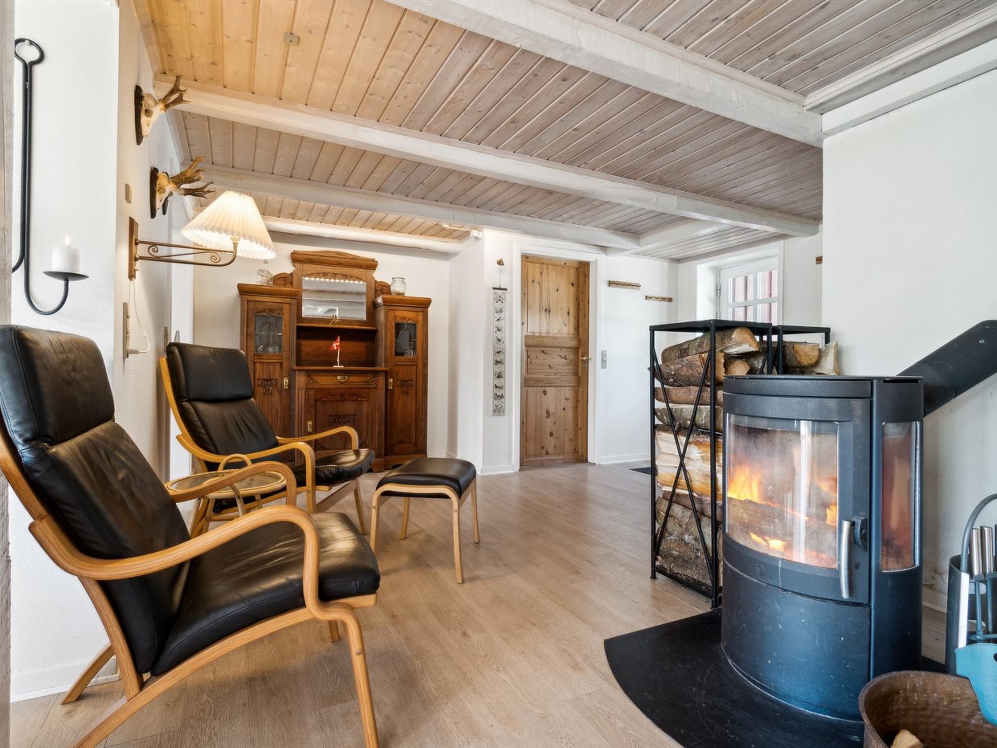 "Ieva" - 3.9km from the sea - Binnen