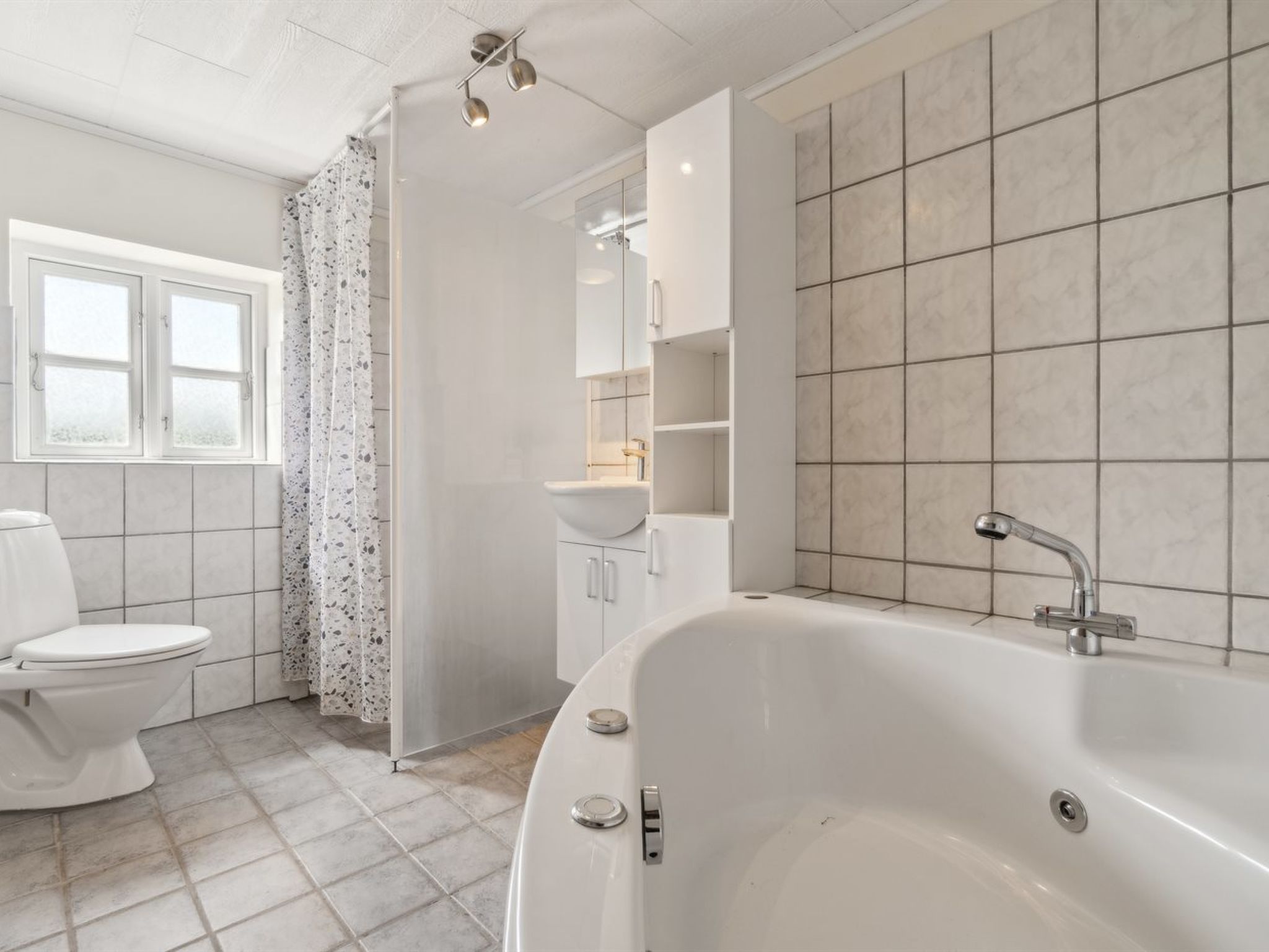 "Ieva" - 3.9km from the sea - Binnen