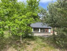 Vakantiehuis op 350 m van zee in Aakirkeby met open haard - thumbnail 2
