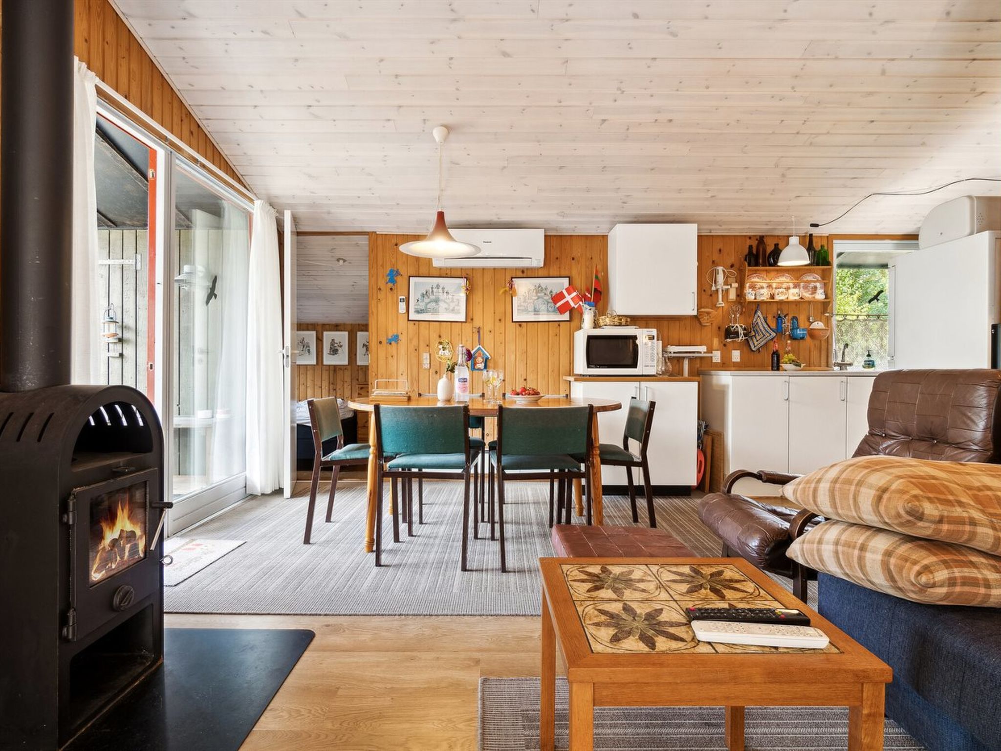 Vakantiehuis op 350 m van zee in Aakirkeby met open haard - foto 10