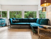 Op 700 m van zee: Sfeervol vakantiehuis in Aakirkeby - thumbnail 3