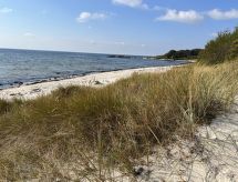 Op 700 m van zee: Sfeervol vakantiehuis in Aakirkeby - thumbnail 5
