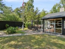Op 700 m van zee: Sfeervol vakantiehuis in Aakirkeby - thumbnail 6