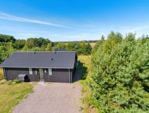 Ruim vakantiehuis Kristiarn met whirlpool op 1.1 km van de Oostzee bij Aakirkeby - thumbnail 5