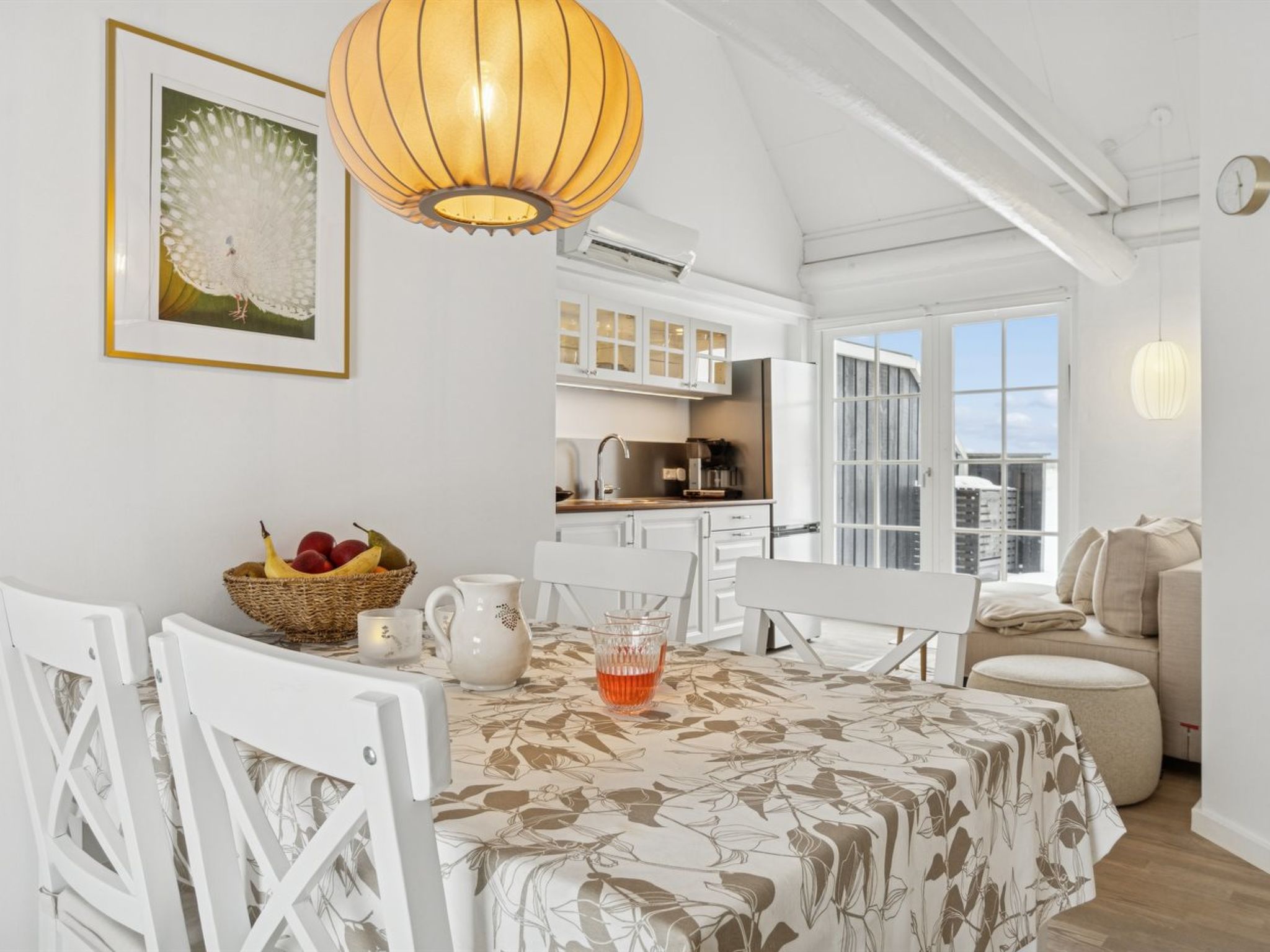 "Yaris" - 4.5km from the sea - Binnen