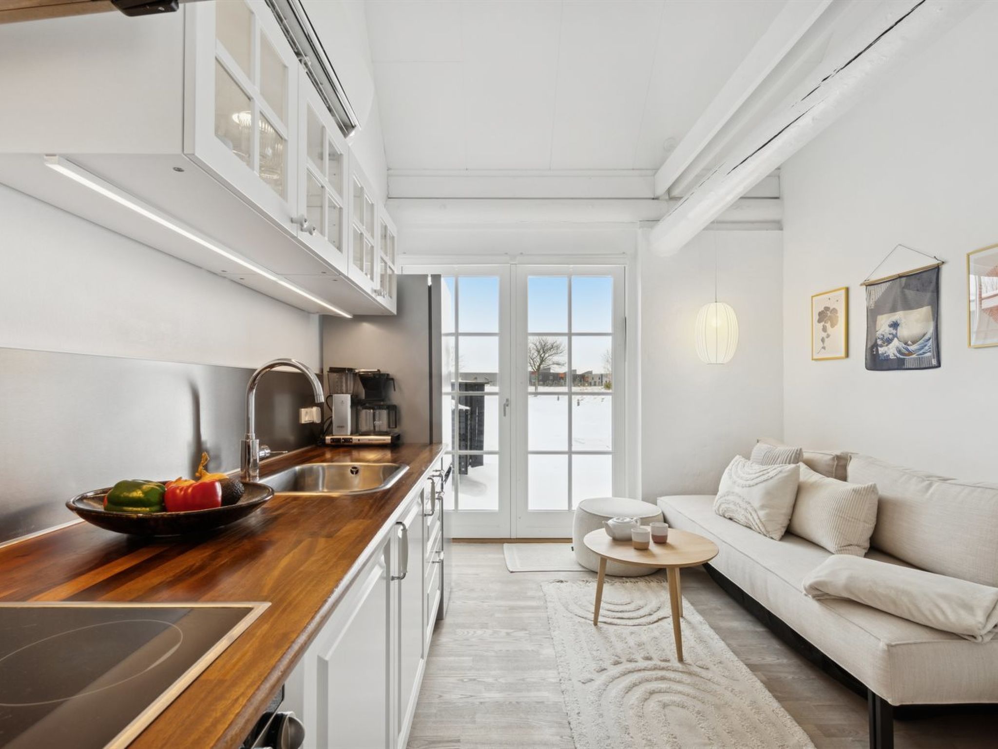 "Yaris" - 4.5km from the sea - Binnen