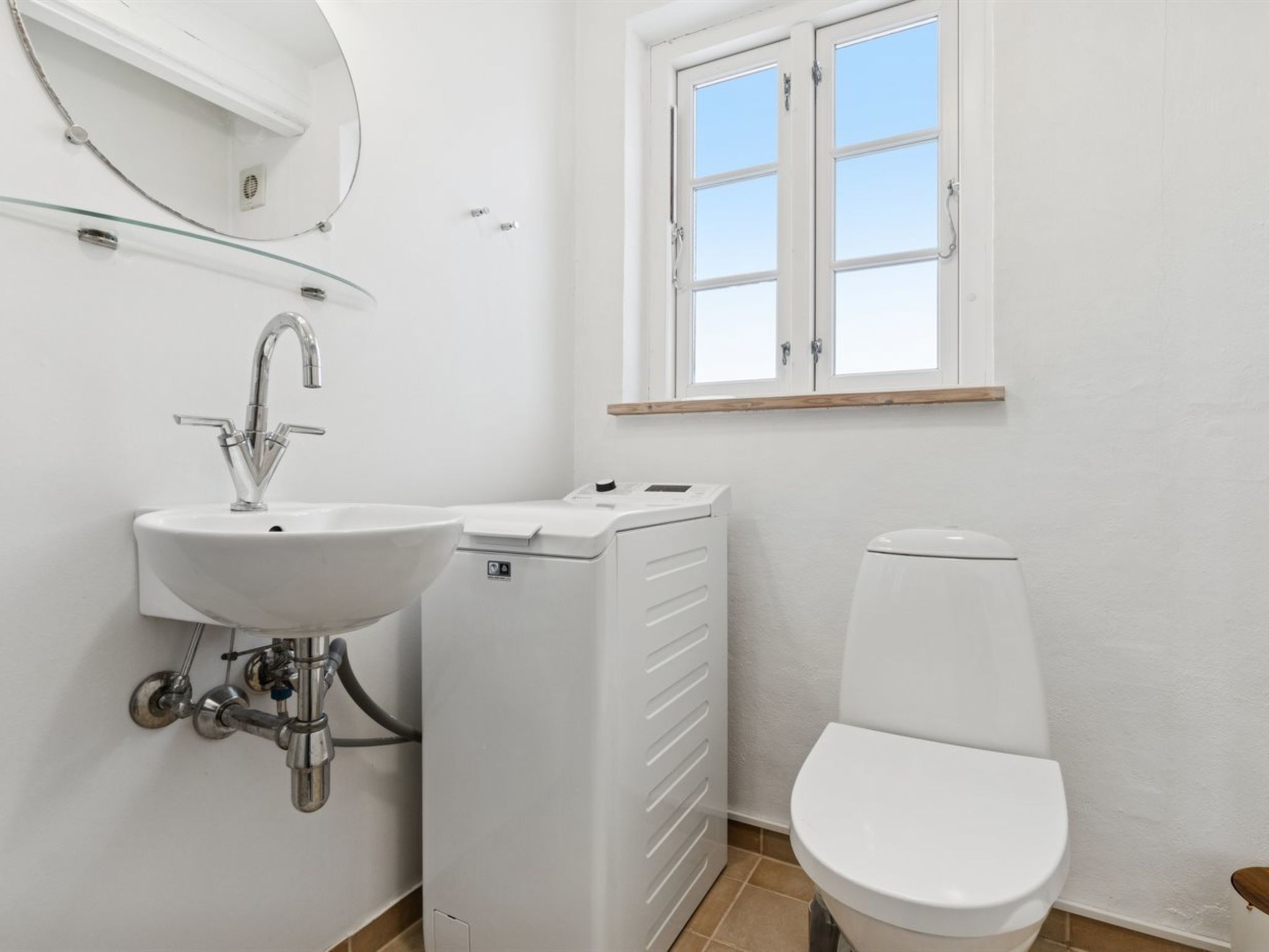 "Yaris" - 4.5km from the sea - Binnen