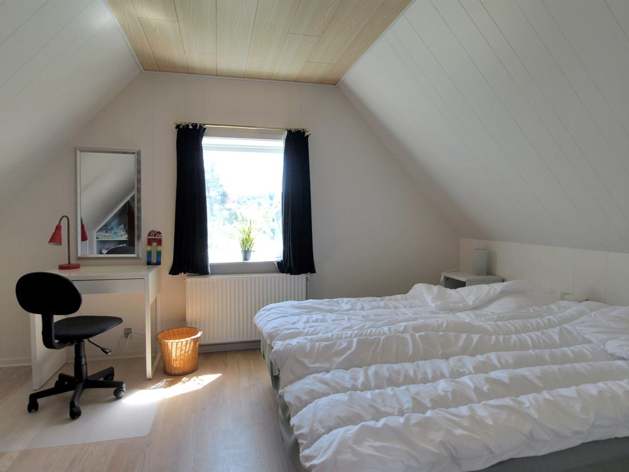 Op 400 m van zee: Ruim vakantiehuis Ødmar in Nexø - foto 9