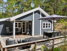 "Hallgerd" - 800m from the sea