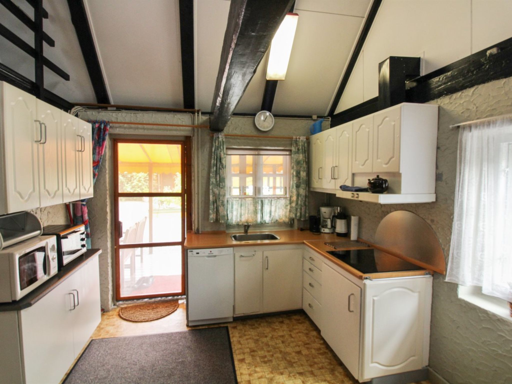 "Senija" - 250m from the sea-Binnen