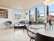 "Algeth" - 350m from the sea