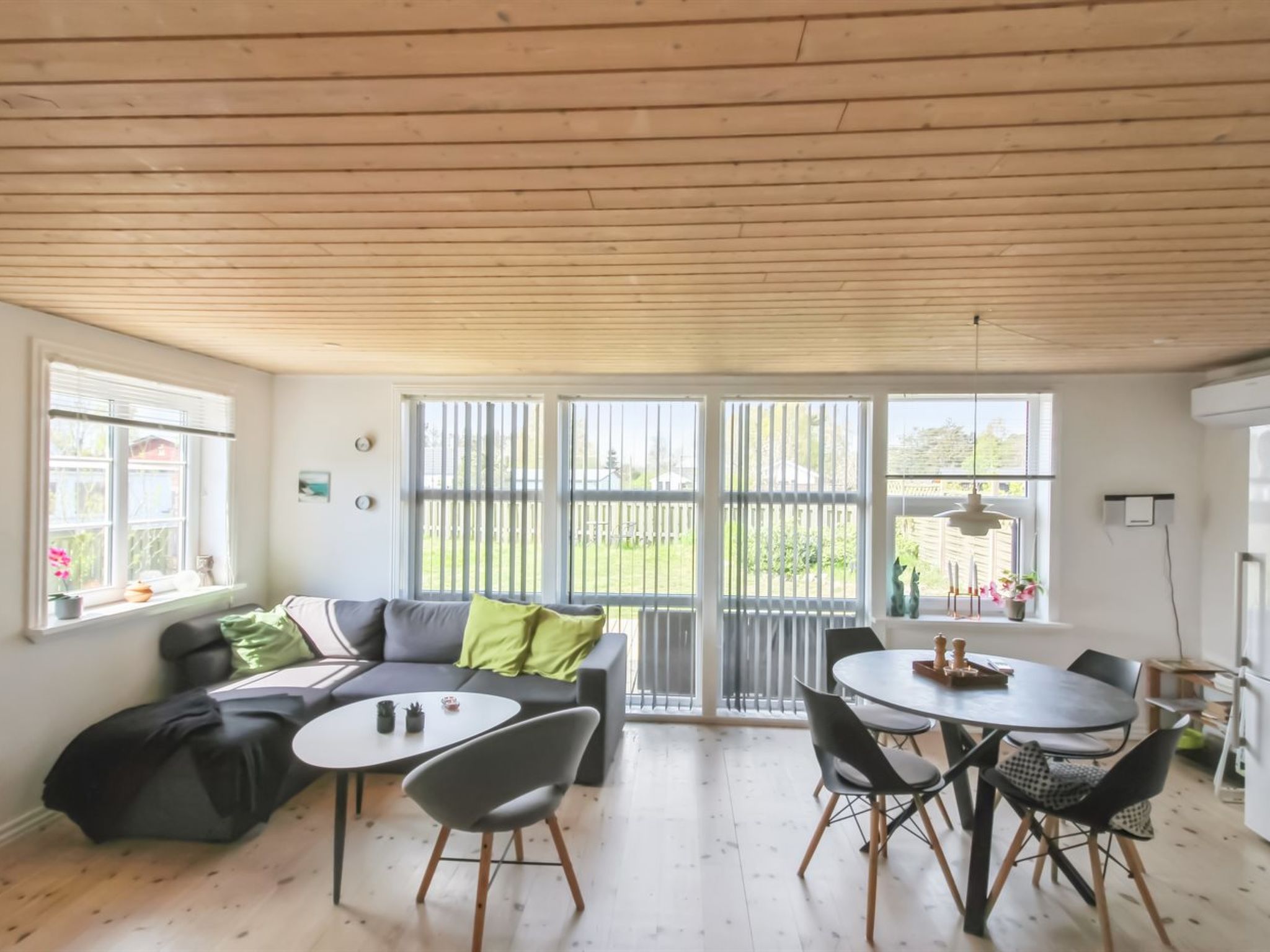 "Algeth" - 350m from the sea-Binnen