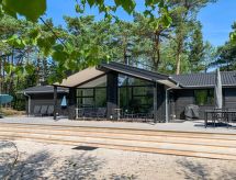 Vakantiehuis in Nexø op 800 m van zee met sauna en open haard - thumbnail 1