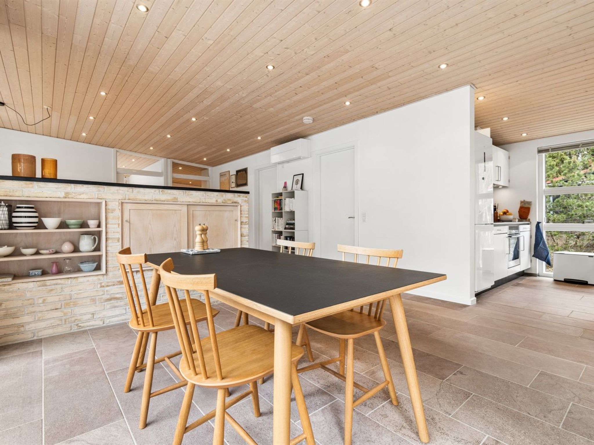 "Yrja" - 150m from the sea - Binnen