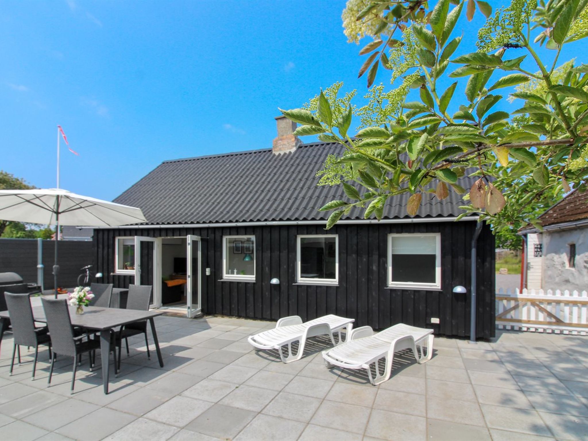"Brawith" - 250m from the sea