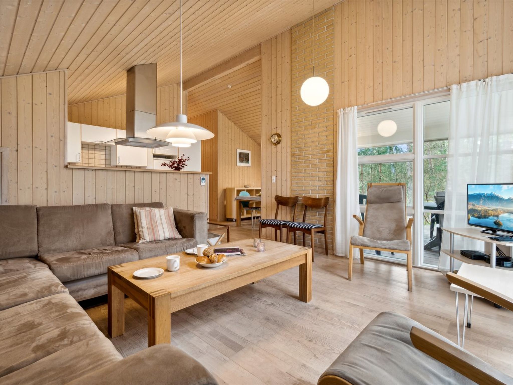"Ava" - 850m from the sea