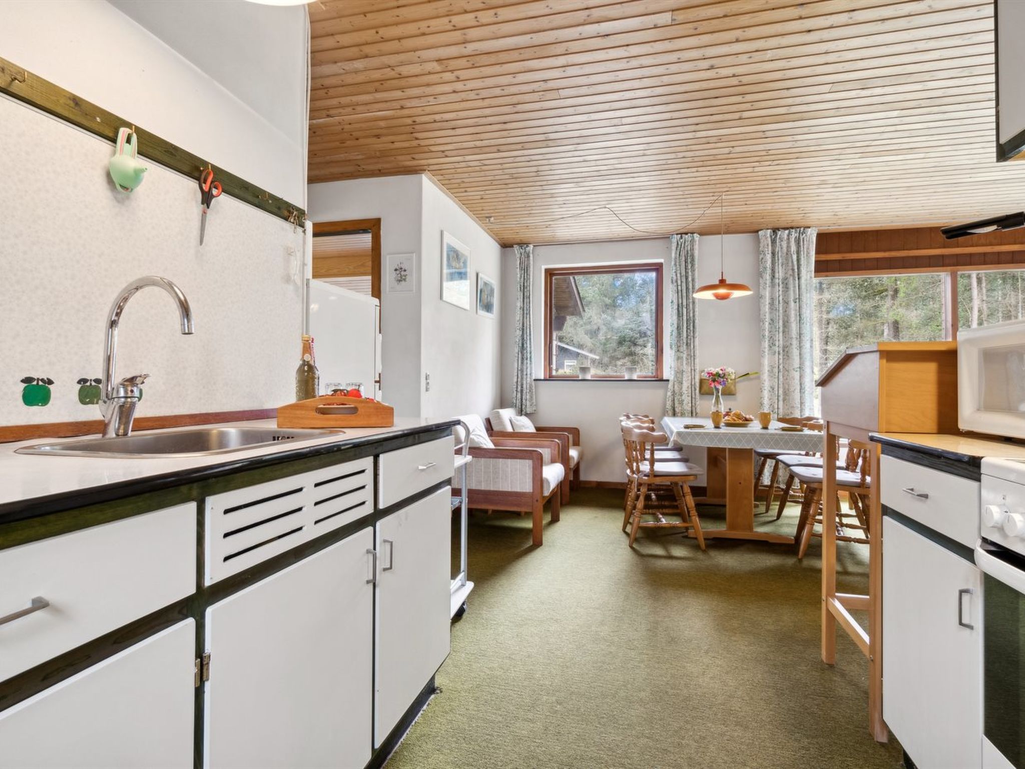 "Awa" - 800m from the sea - Drinnen