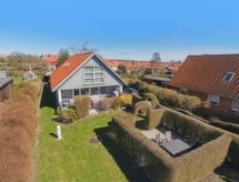 Annvy: sfeervol vakantiehuis op 1 km van zee in Nexø, Bornholm - thumbnail 1