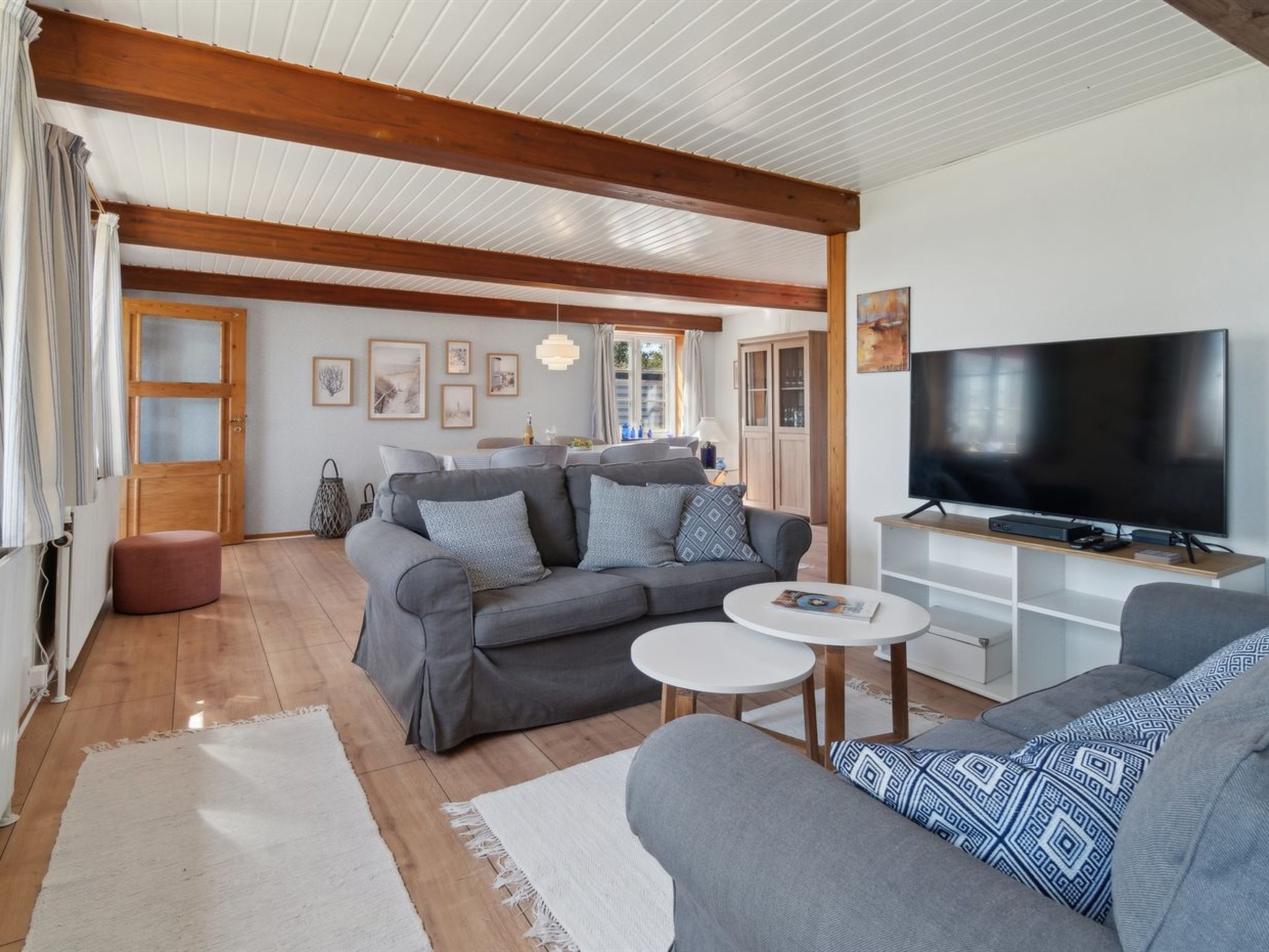 "Hakon" - 40m from the sea-Drinnen