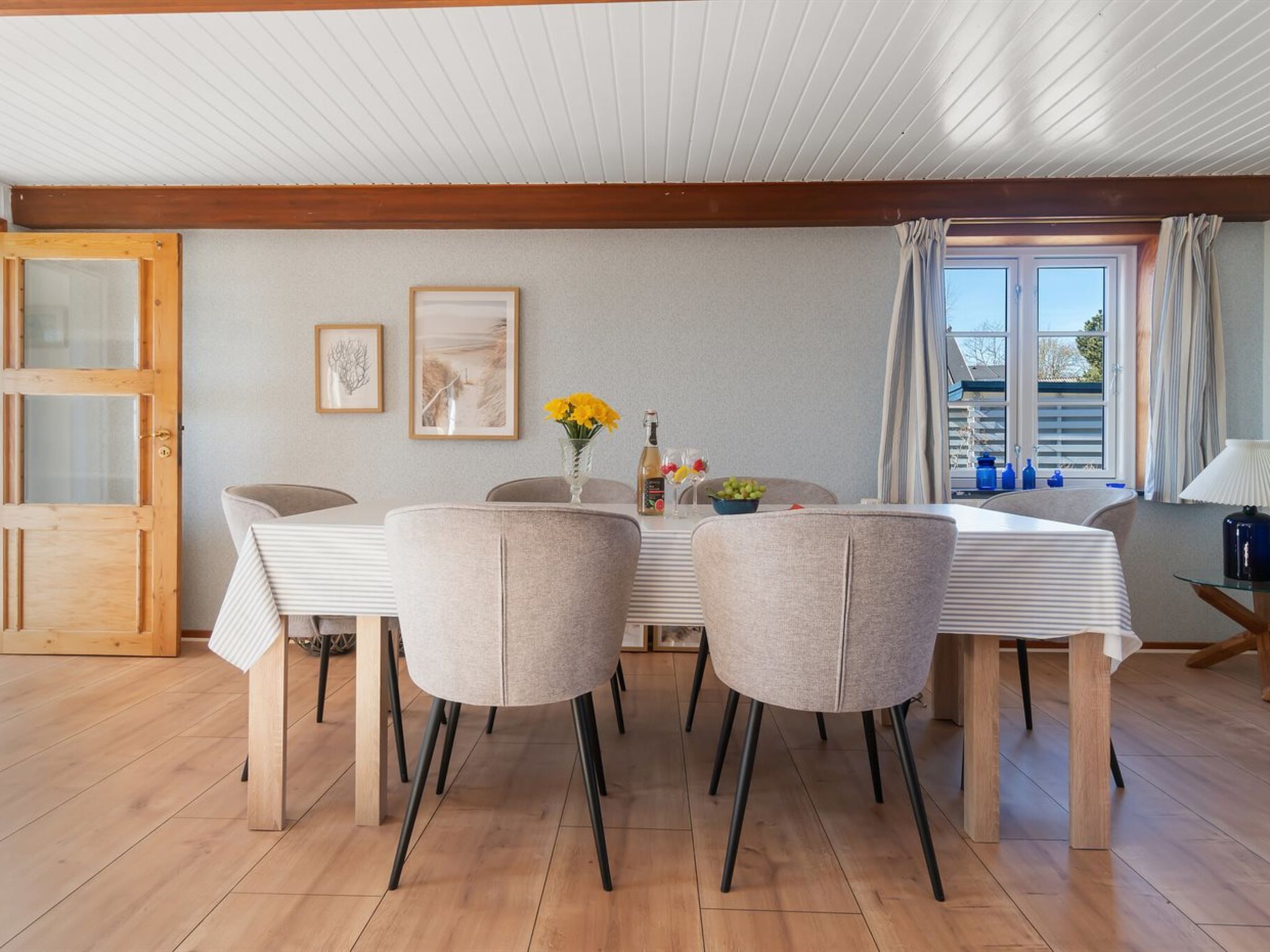 "Hakon" - 40m from the sea - Inside