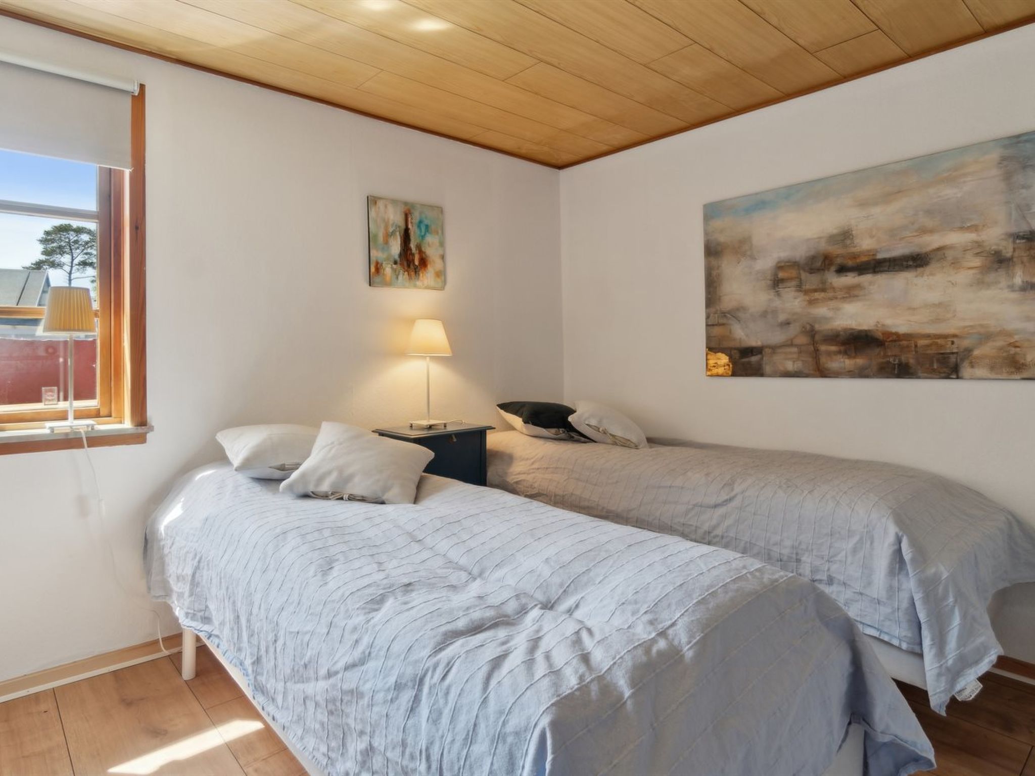 "Hakon" - 40m from the sea - Inside