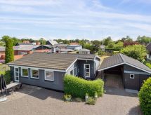 7-persoons vakantiehuis aan zee in Nexø - thumbnail 1