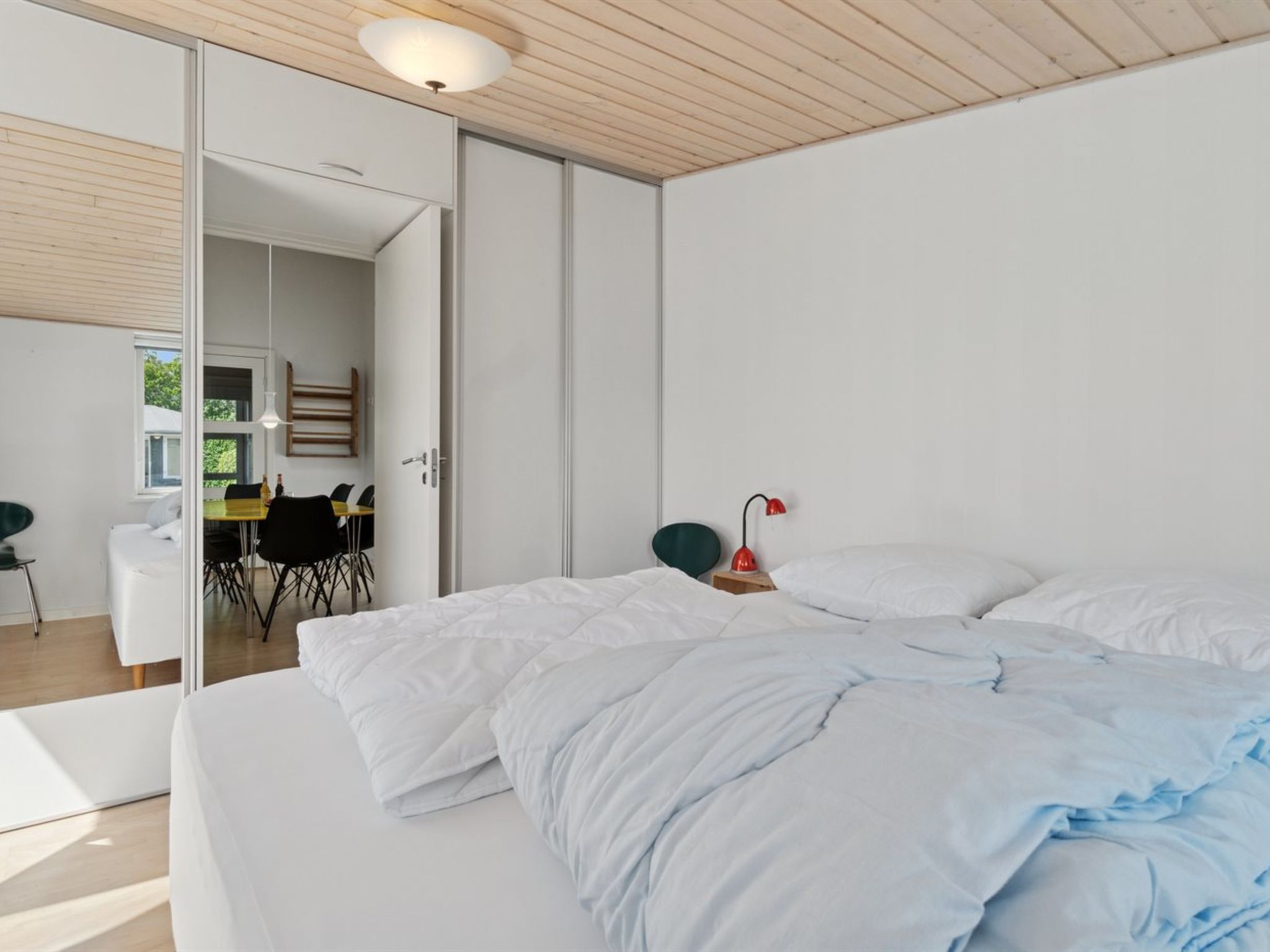 "Dreng" - 250m from the sea-Drinnen