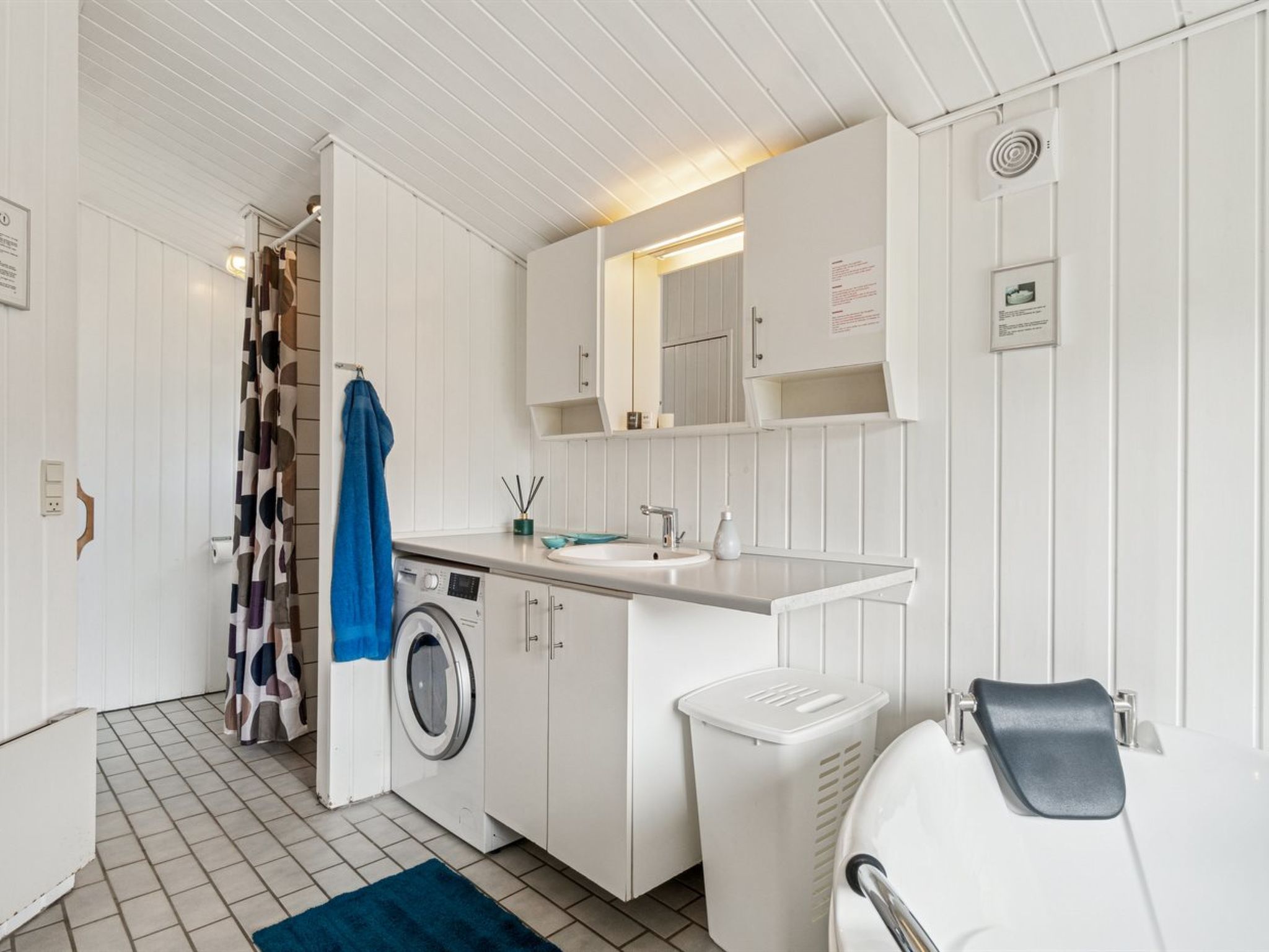 Bathroom / Wellness