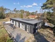 8-persoons vakantiehuis in Nexø op slechts 300 meter van zee - thumbnail 4